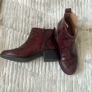 Like NEW! VIONIC sz5 boots